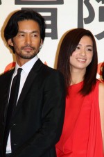 竹野内豊、尾野真千子、『ニシノユキヒコの恋と冒険』完成報告会見にて