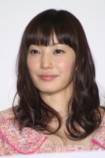 「肌が潤ってそうな女性有名人　ランキング」　第4位　菅野美穂