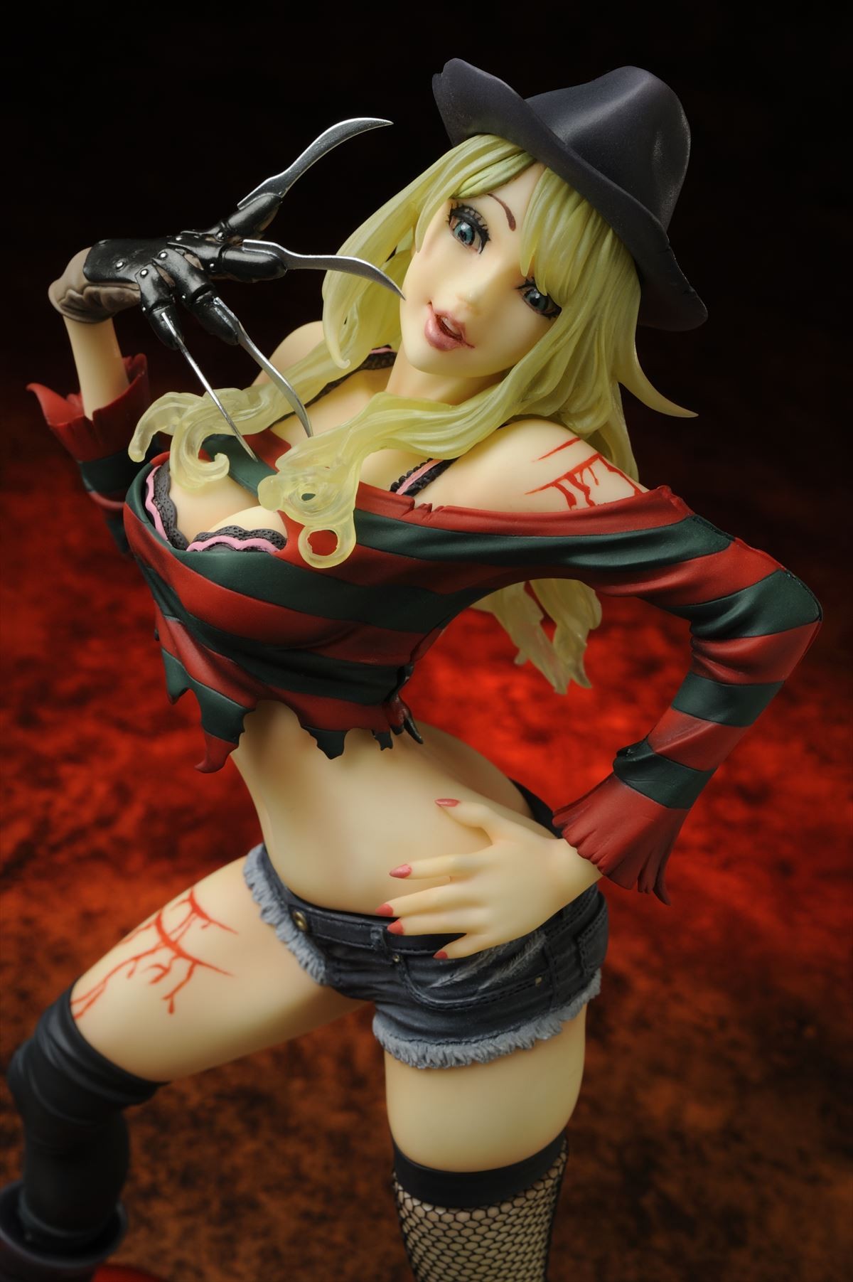 セクシーすぎる殺人鬼!? 「フレディ・クルーガー」フィギュア発売決定