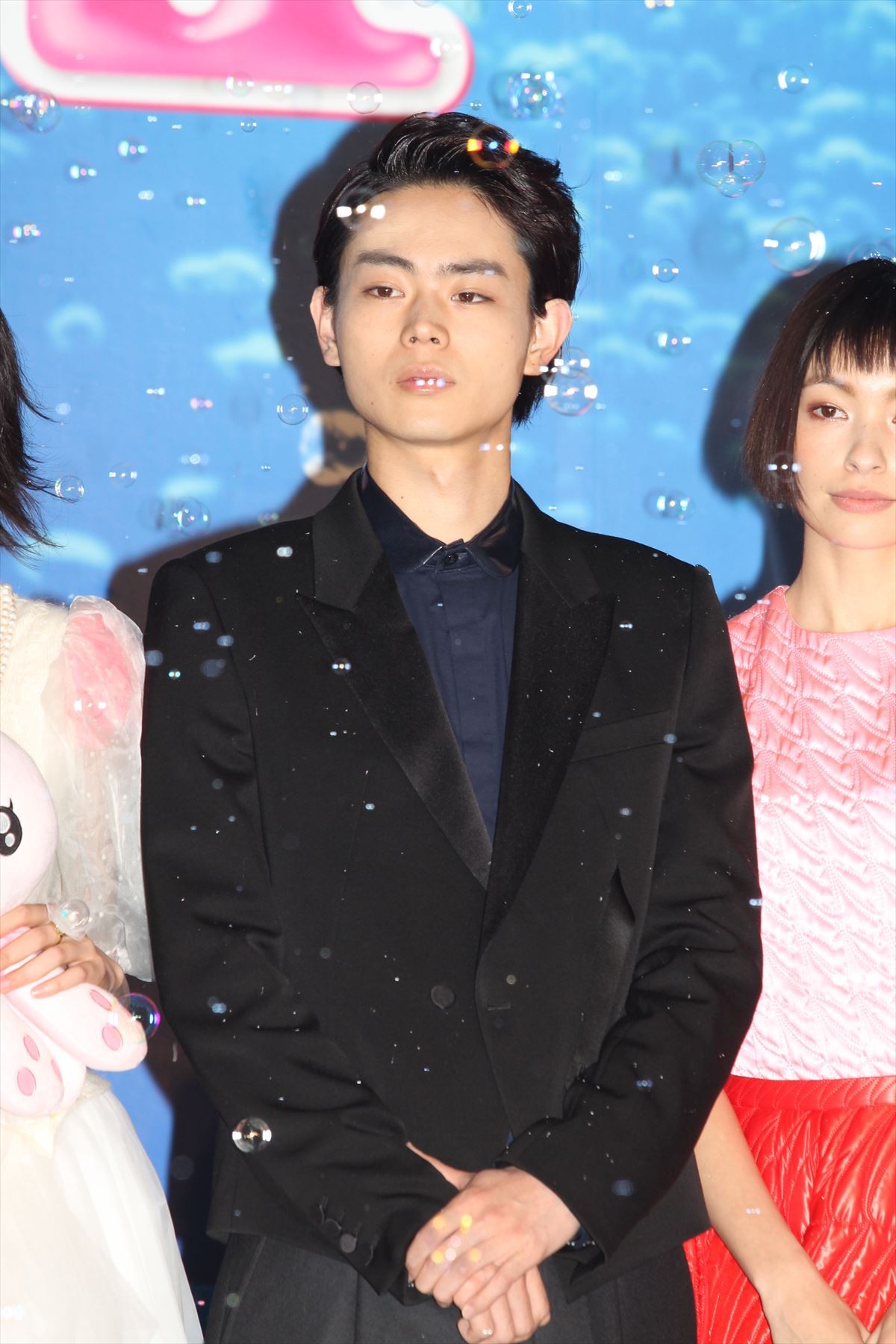 能年玲奈、「女性として見習わないと！」菅田将暉の完璧な女装ぶりに脱帽