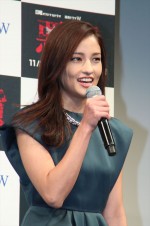 連続ドラマW『悪貨』完成披露試写会に登壇した黒木メイサ