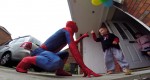 ＜動画＞スパイダーマンになったパパ、余命1年の息子の誕生日にサプライズ