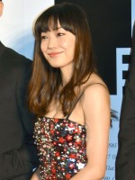 ＜TIFF2014＞菅野美穂、セクシーな胸元を披露 『ベイマックス』と共にファンを魅了