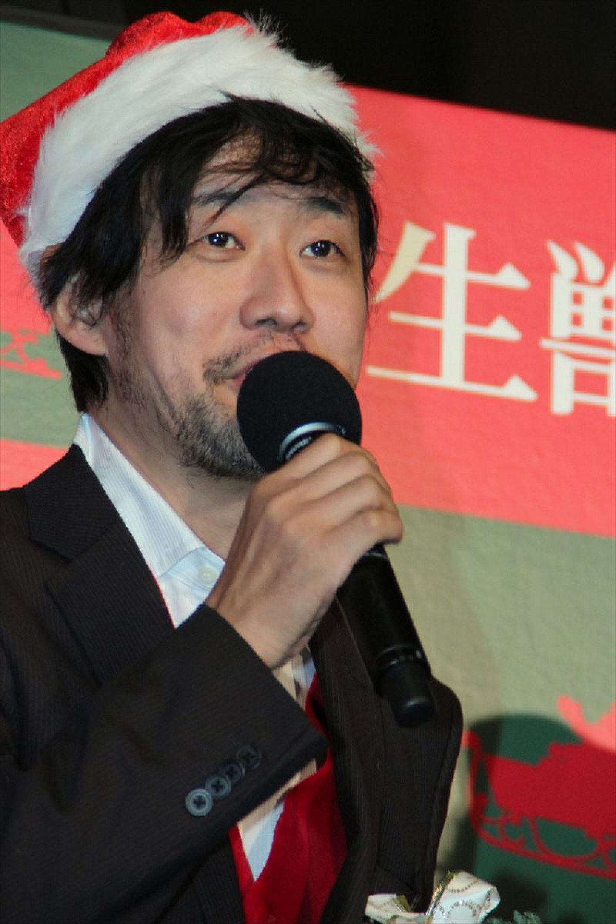 橋本愛、アントニオ猪木と「ミギークリスマス！1、2、3、ダー」