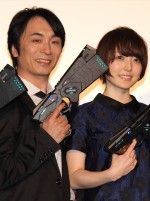 『劇場版 PSYCHO‐PASS サイコパス』完成披露試写会に登場した関智一、花澤香菜