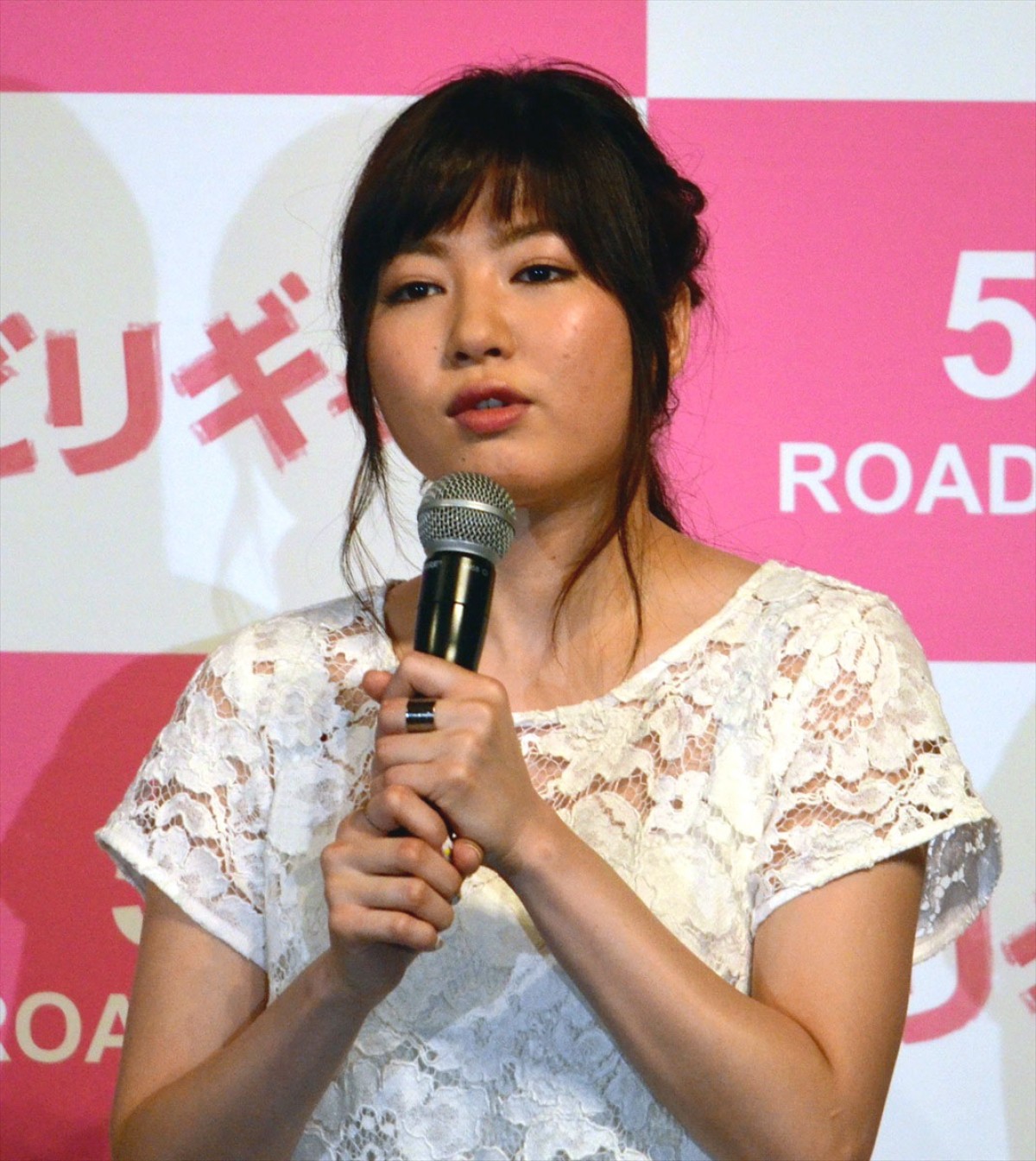 有村架純、“下着まる見え”トークに困惑 超ミニスカで「お尻を押さえて歩いた」