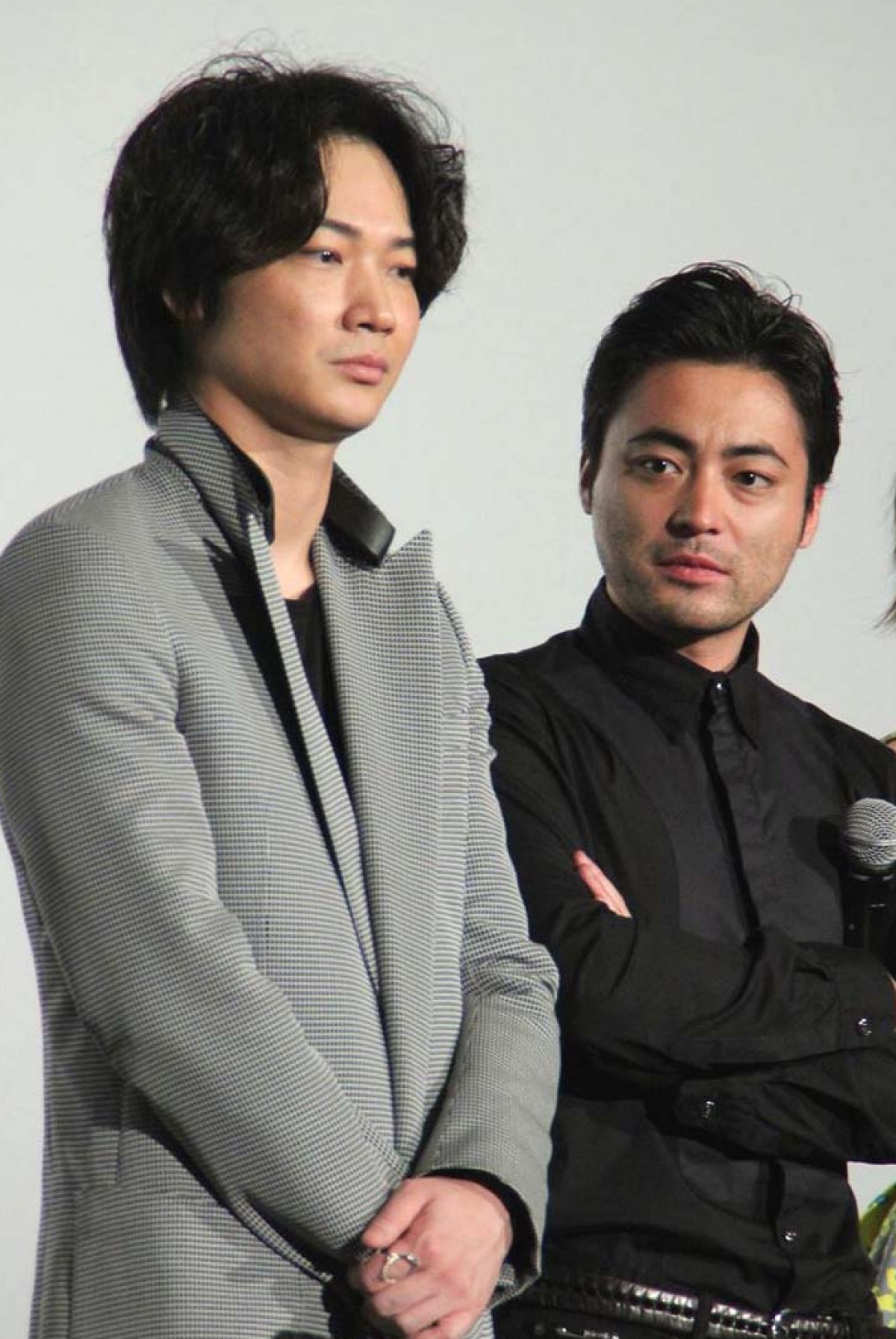 綾野剛、山田孝之と謎の入籍宣言「俺はお前のことを色々知っている」