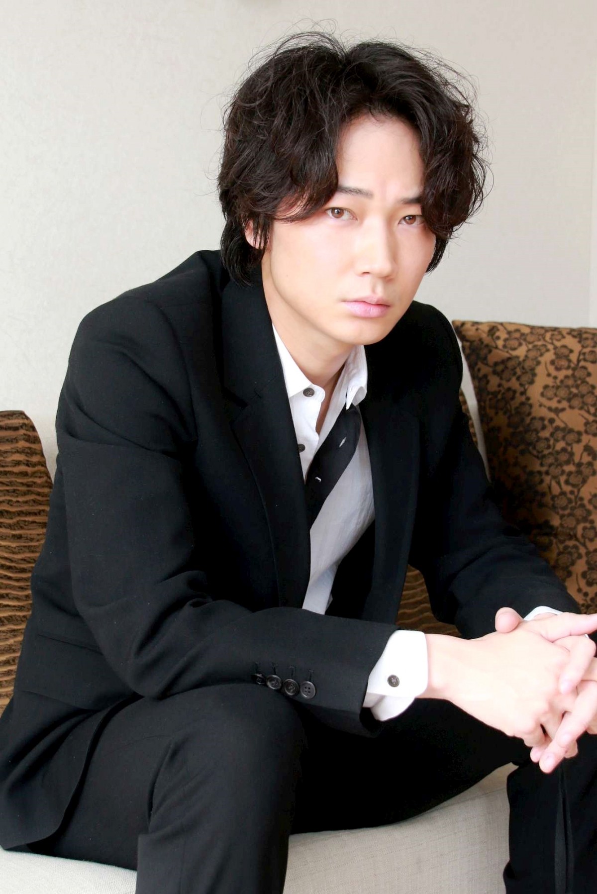 綾野剛「出し惜しみをしない」“俳優”として園子温監督へ挑んだアプローチ