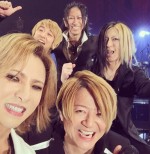 YOSHIKI、GLAYライブにサプライズ参戦！ GLAYファン全員で「We are X！」