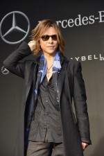 “「Mercedes‐Benz Fashion Week TOKYO」2015‐16　秋冬”オープニングイベントに登場したYOSHIKI