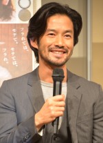 竹野内豊、芸能界に猛反対だった父が「いつの間に芸能通に」 家族の仲明かす