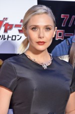 『アベンジャーズ エイジ・オブ・ウルトロン』来日ジャパンプレミアに登場したエリザベス・オルセン