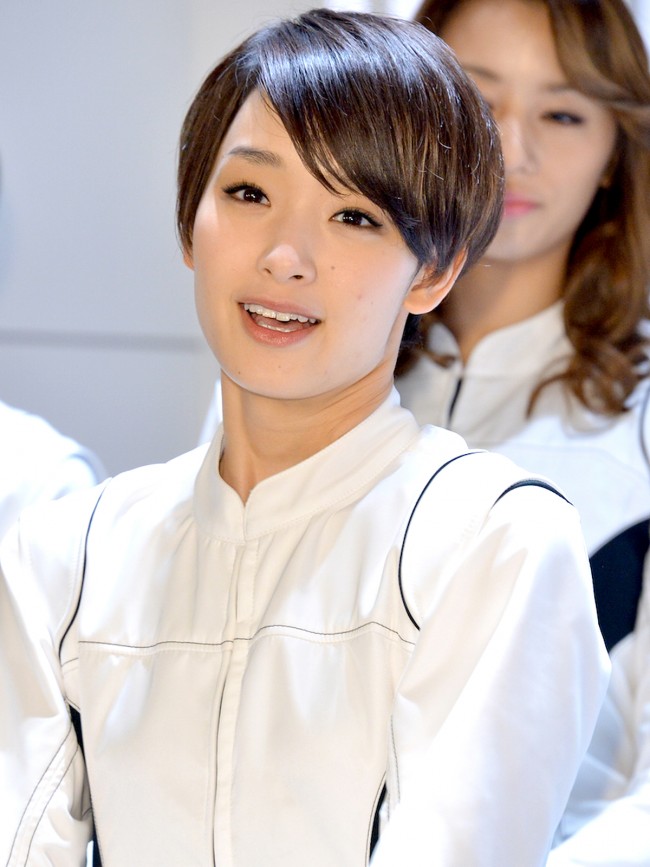 剛力彩芽、共演者からの“宇宙ダンス”催促に苦笑い？