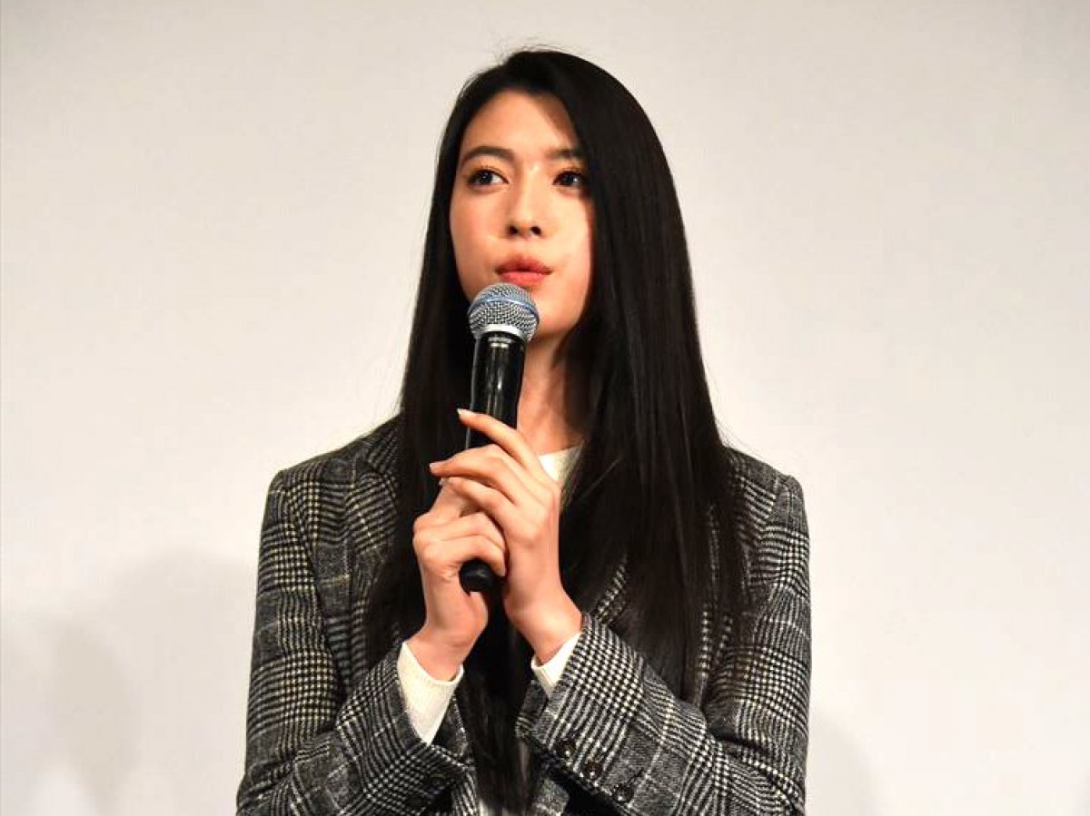 三吉彩花、年齢詐称が発覚!? 慌てて釈明するも森泉から「おねーさん！」