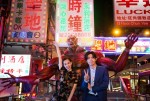 実写映画『進撃の巨人』香港ワールドプレミア／二階建てバスにて