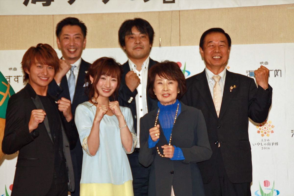 武田梨奈、映画『海すずめ』で小林豊と共演！豪快な板割披露でやる気十分