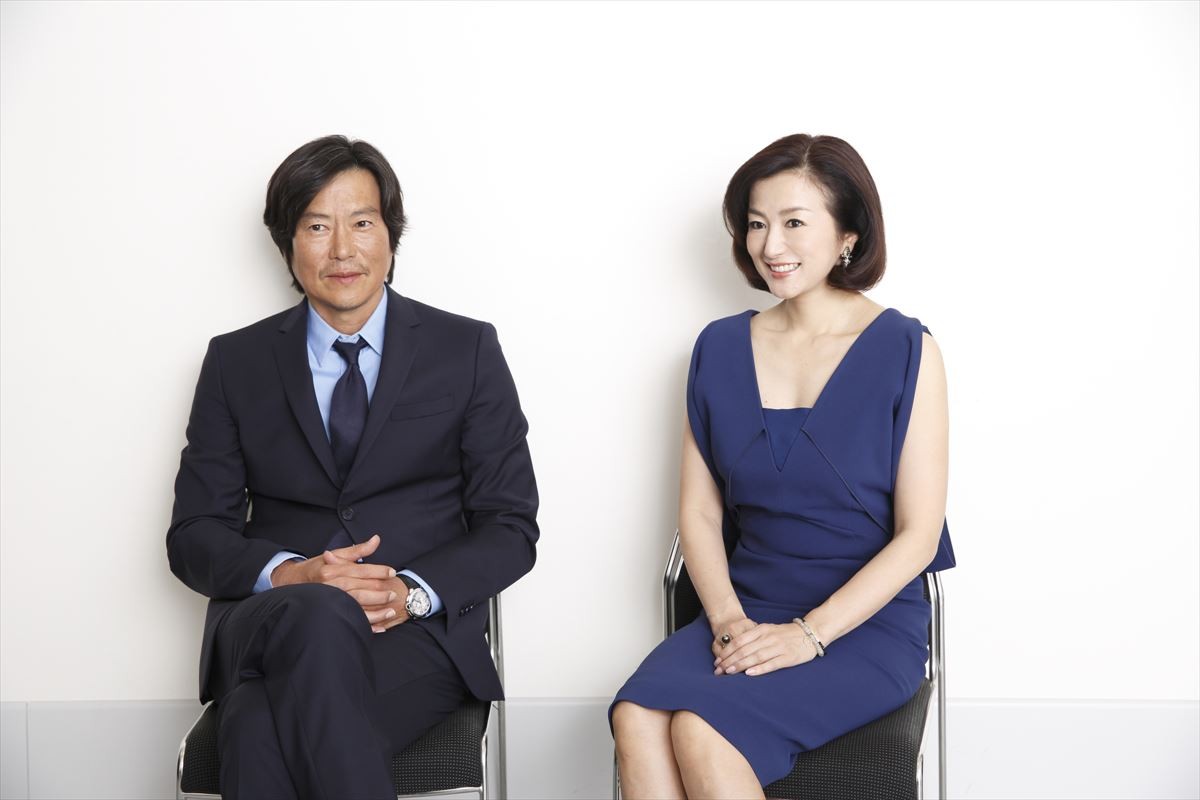 豊川悦司＆鈴木京香、“おとなの恋愛”語る　 一目ぼれとは無縁