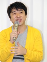 『悪党たちは千里を走る』記者発表会に登壇したムロツヨシ