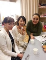 能年玲奈、『あまちゃん』共演・渡辺えりの舞台を観劇　久々ショットに絶賛の声