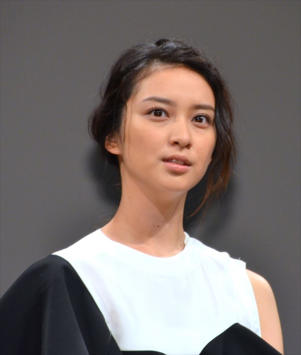 伊藤英明、山下智久と褒め合いバトルに「気持ち悪いですね」