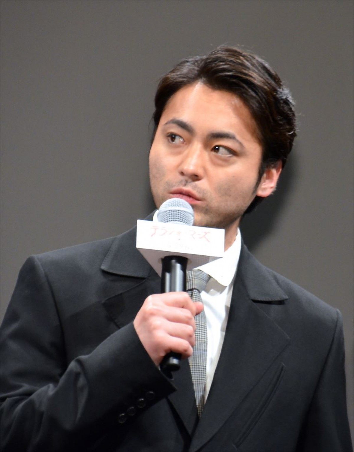 伊藤英明、山下智久と褒め合いバトルに「気持ち悪いですね」