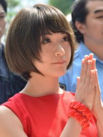 舞台版『こちら葛飾区亀有公園前派出所』ヒット祈願イベント登場した生駒里奈