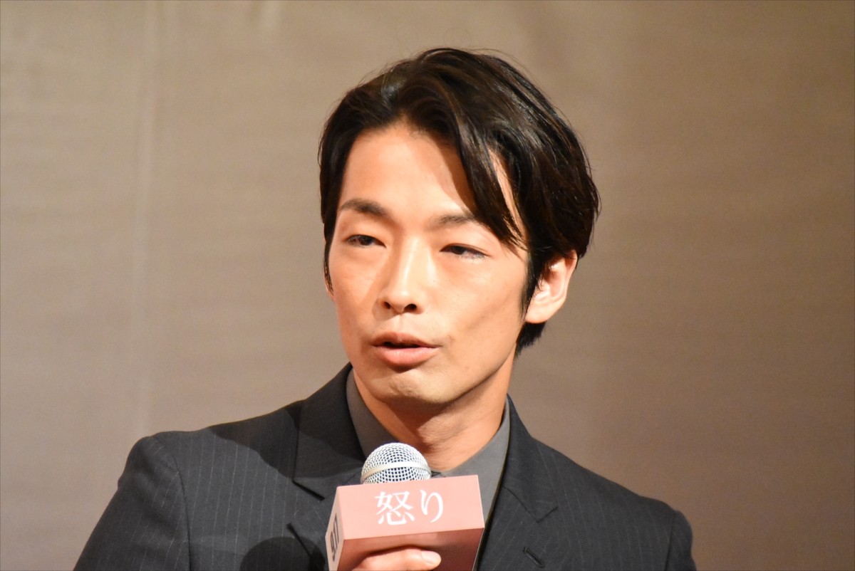 綾野剛、ラブシーン演じた妻夫木聡に親近感抱く　役作りで「一緒に住んでみた」