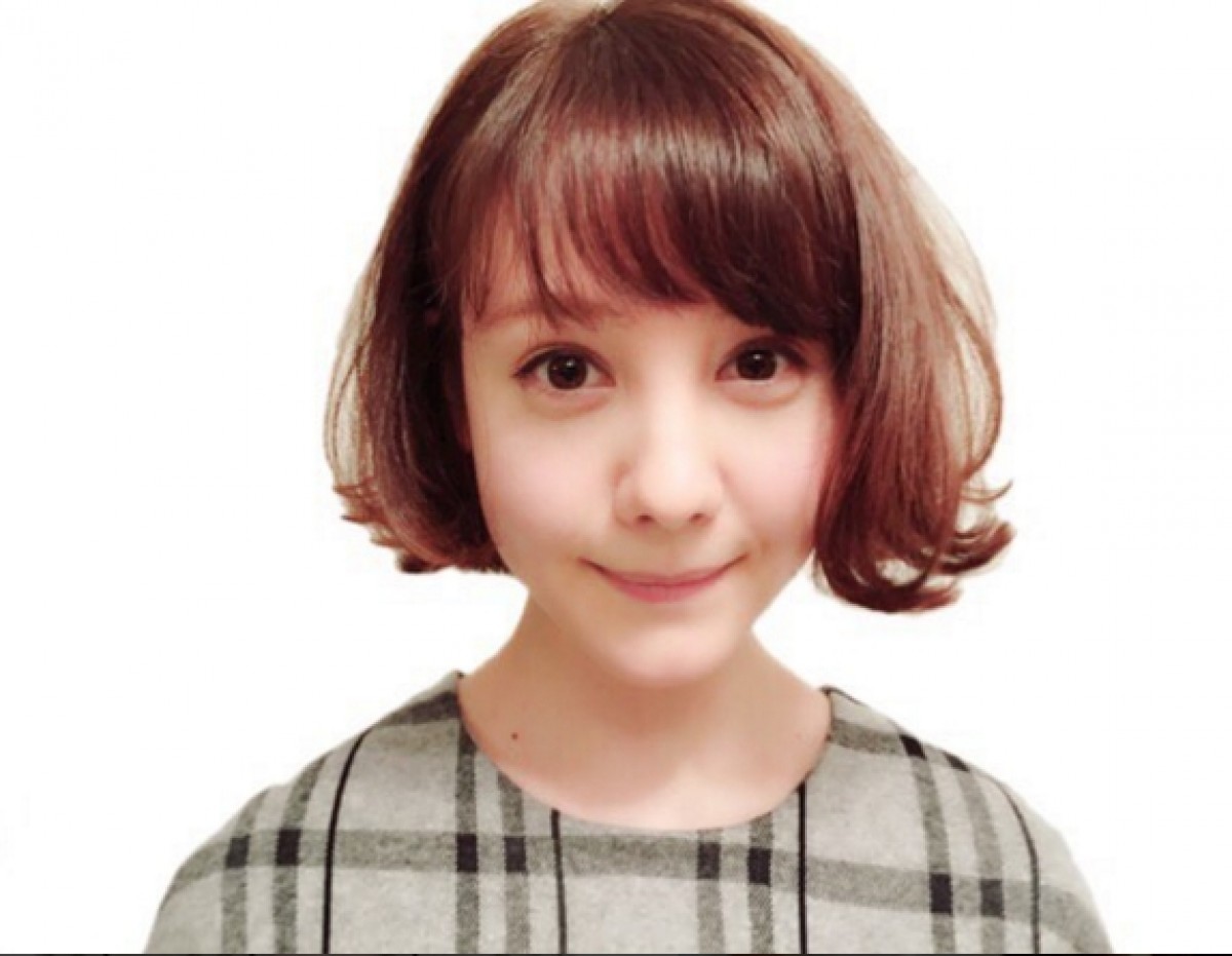 トリンドル玲奈、セミロングヘアをバッサリ！ ショートボブ姿に