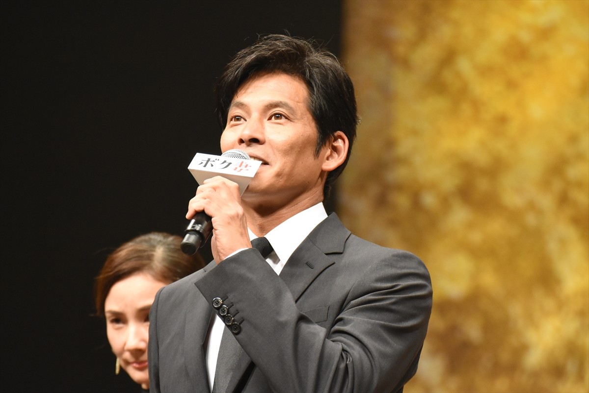 織田裕二、森カンナの「初恋の人」告白に苦笑い 「目線が厳しい」