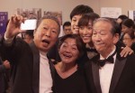 映画『オケ老人！』での自撮りショット