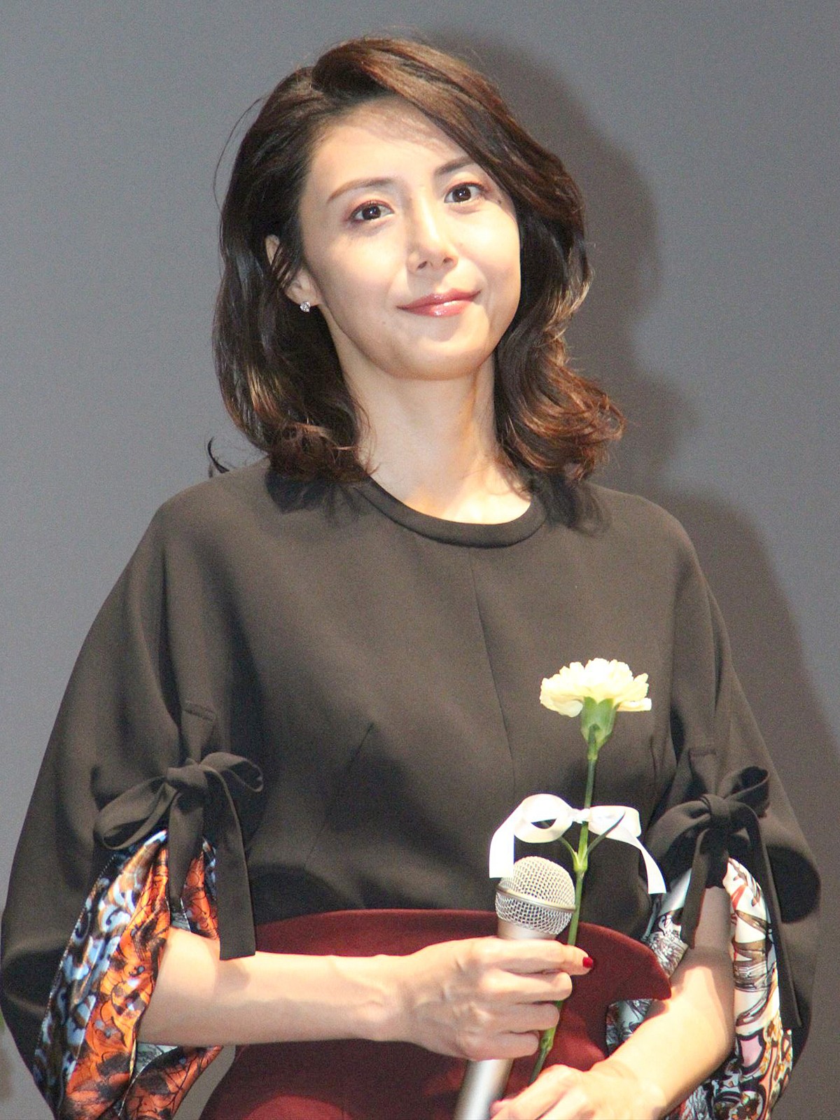 菅野美穂、三代目・岩田剛典の“癒し力”を絶賛 「皆を笑顔にする力ある」