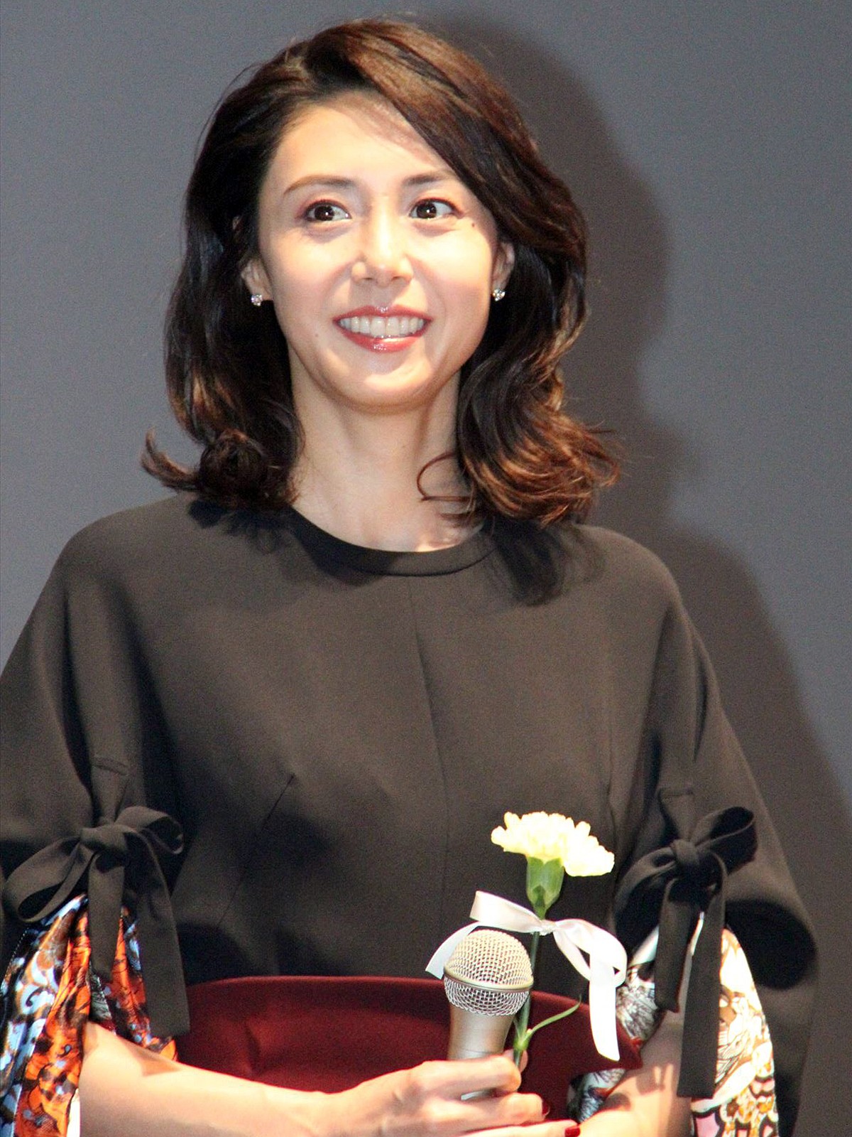 菅野美穂、三代目・岩田剛典の“癒し力”を絶賛 「皆を笑顔にする力ある」