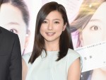 真野恵里菜、『この世にたやすい仕事はない』試写会に出席