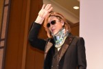 緊急記者会見を開いた「X JAPAN」のYOSHIKI