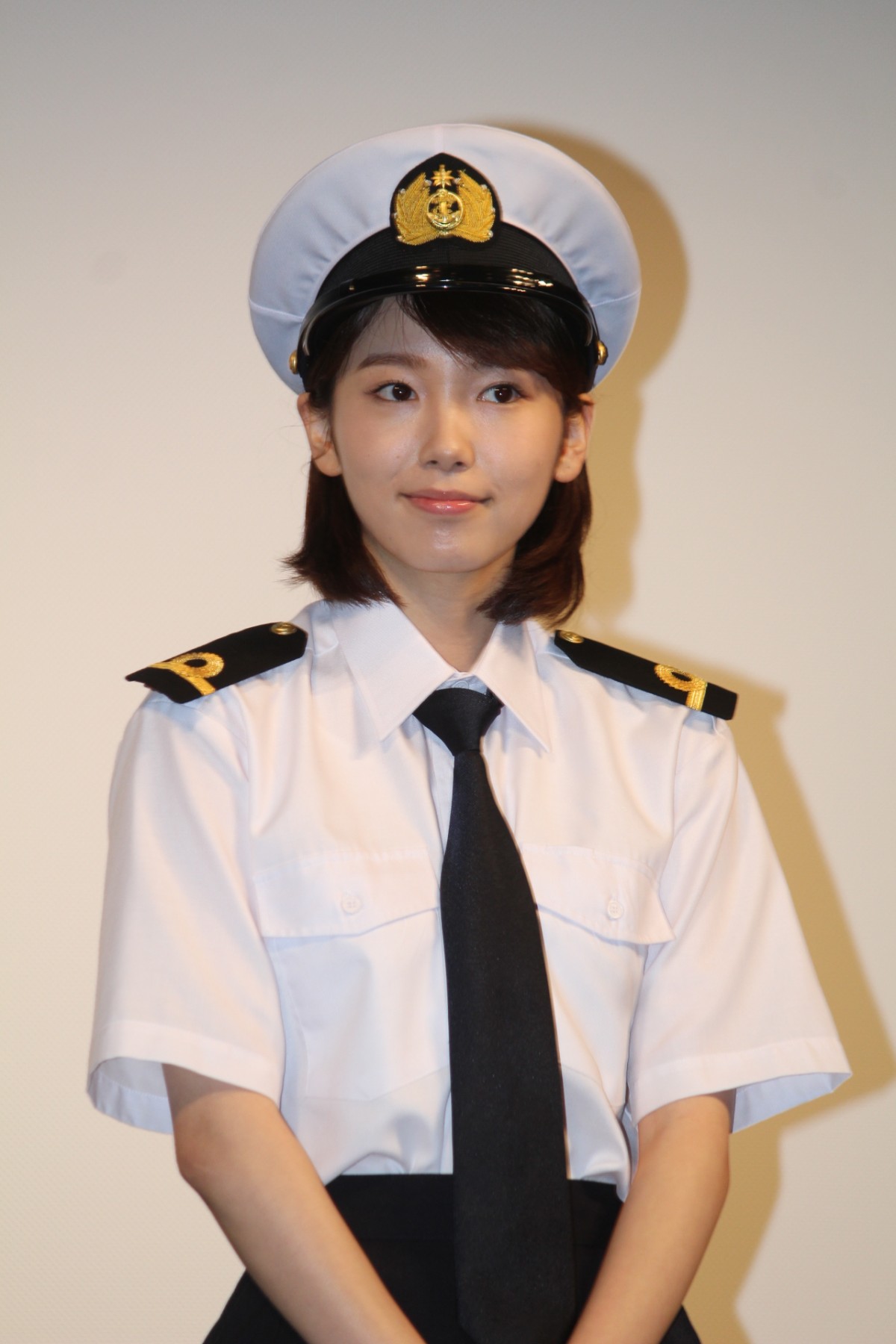 飯豊まりえ、武田玲奈とのお風呂シーンにドキドキ「肌がずっと触れ合っていました」