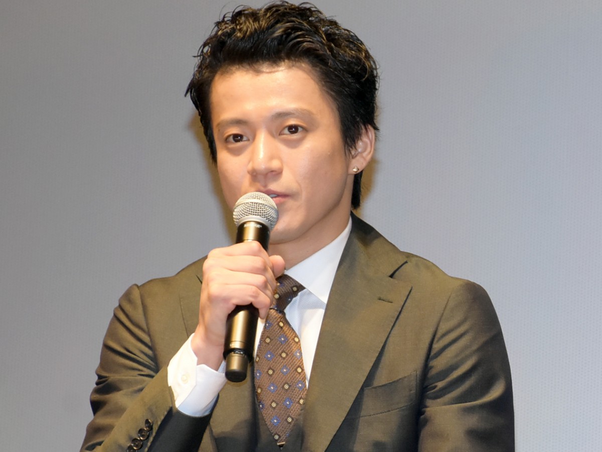 『CRISIS』小栗旬、共演の西島秀俊に「顔が濡れちゃうアンパンマンみたい」