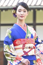 剛力彩芽、2018年オスカープロモーション晴れ着撮影会に登場