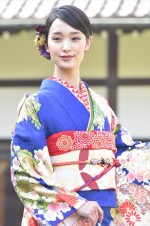 剛力彩芽、2018年オスカープロモーション晴れ着撮影会に登場