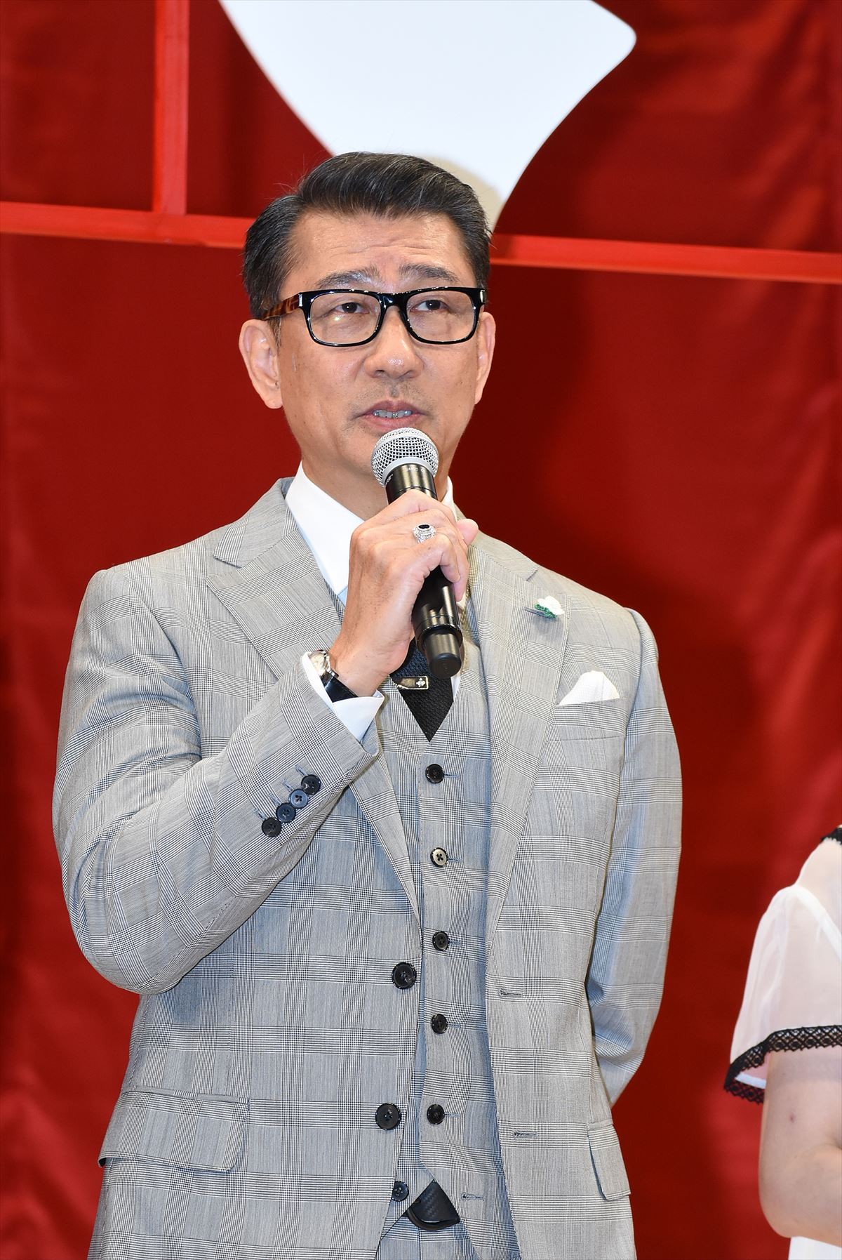 中井貴一、佐々木蔵之介ら『嘘八百』舞台挨拶に12人登壇「この舞台挨拶は正解？」