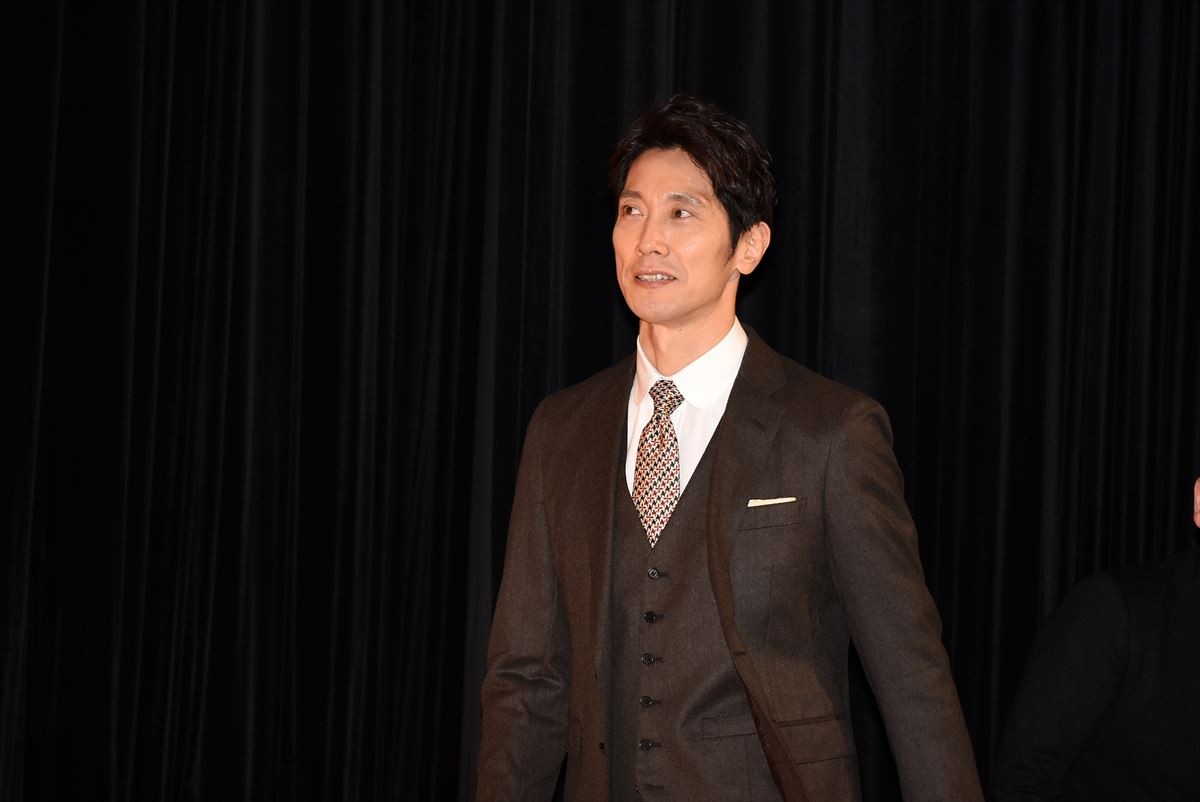 中井貴一、佐々木蔵之介ら『嘘八百』舞台挨拶に12人登壇「この舞台挨拶は正解？」