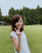 ドラマ『ラブホの上野さん season2』に出演する立石晴香　ドラマ中のオフショット