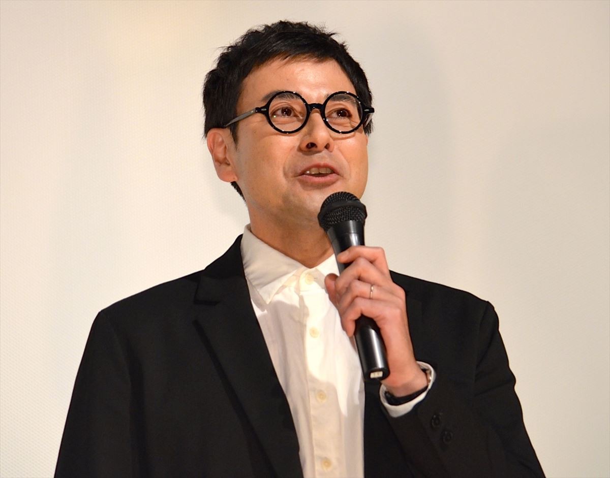 桐谷健太ら三兄弟役が深谷ネギのサプライズに感激!? 「この映画、ネギの映画なの？」