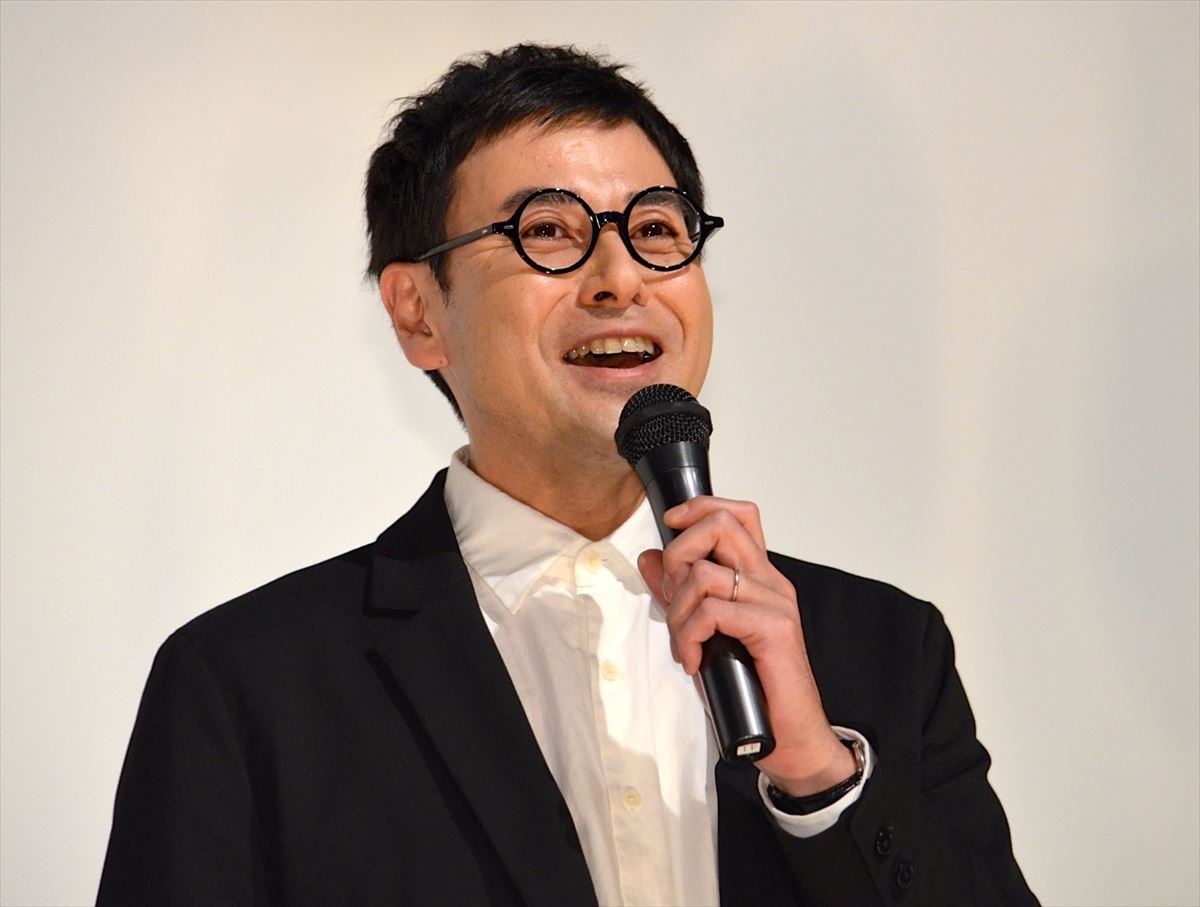 桐谷健太ら三兄弟役が深谷ネギのサプライズに感激!? 「この映画、ネギの映画なの？」