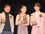 「2017年 第91回キネマ旬報ベスト・テン」表彰式に出席したヤン・イクチュン、蒼井優、菅田将暉