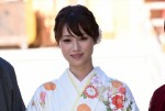 深田恭子、『隣の家族は青く見える』ヒット祈願＆撮影安全祈願にて