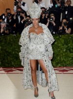 リアーナ、MET GALA2018に登場