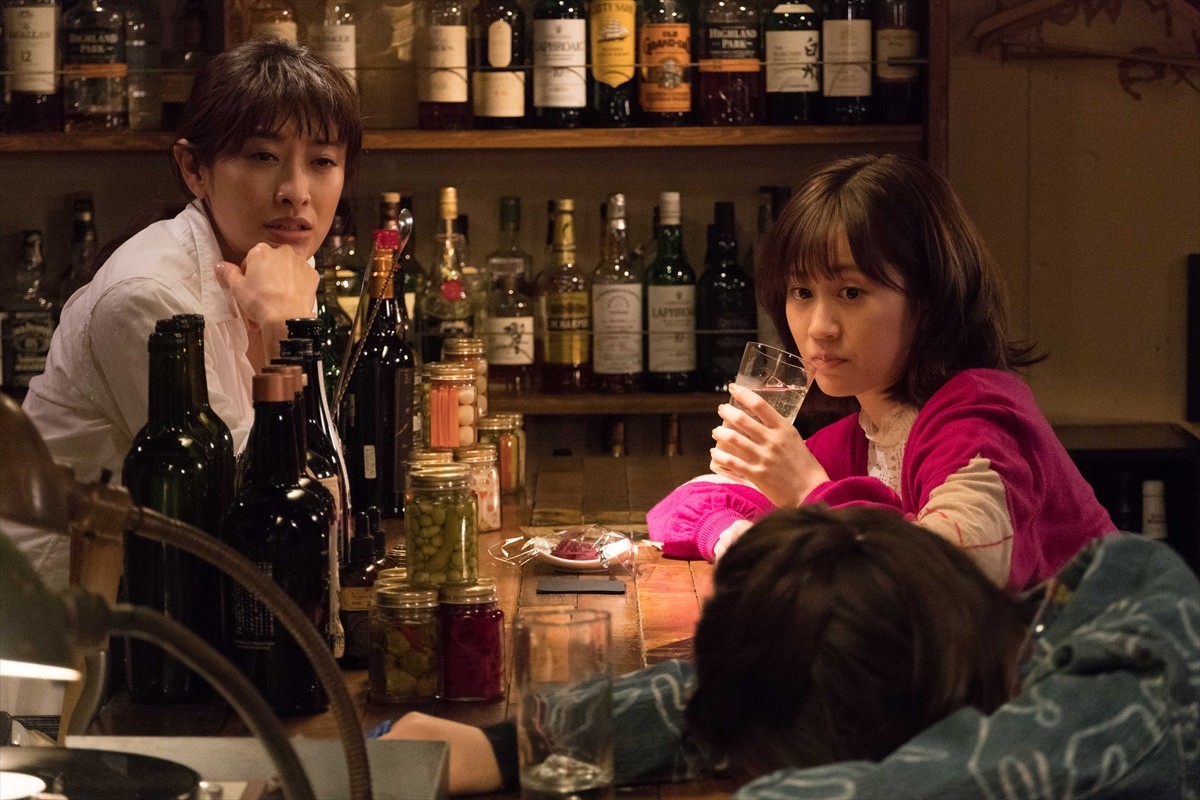 8人の豪華女優が集結　小泉今日子主演『食べる女』シーン写真初解禁