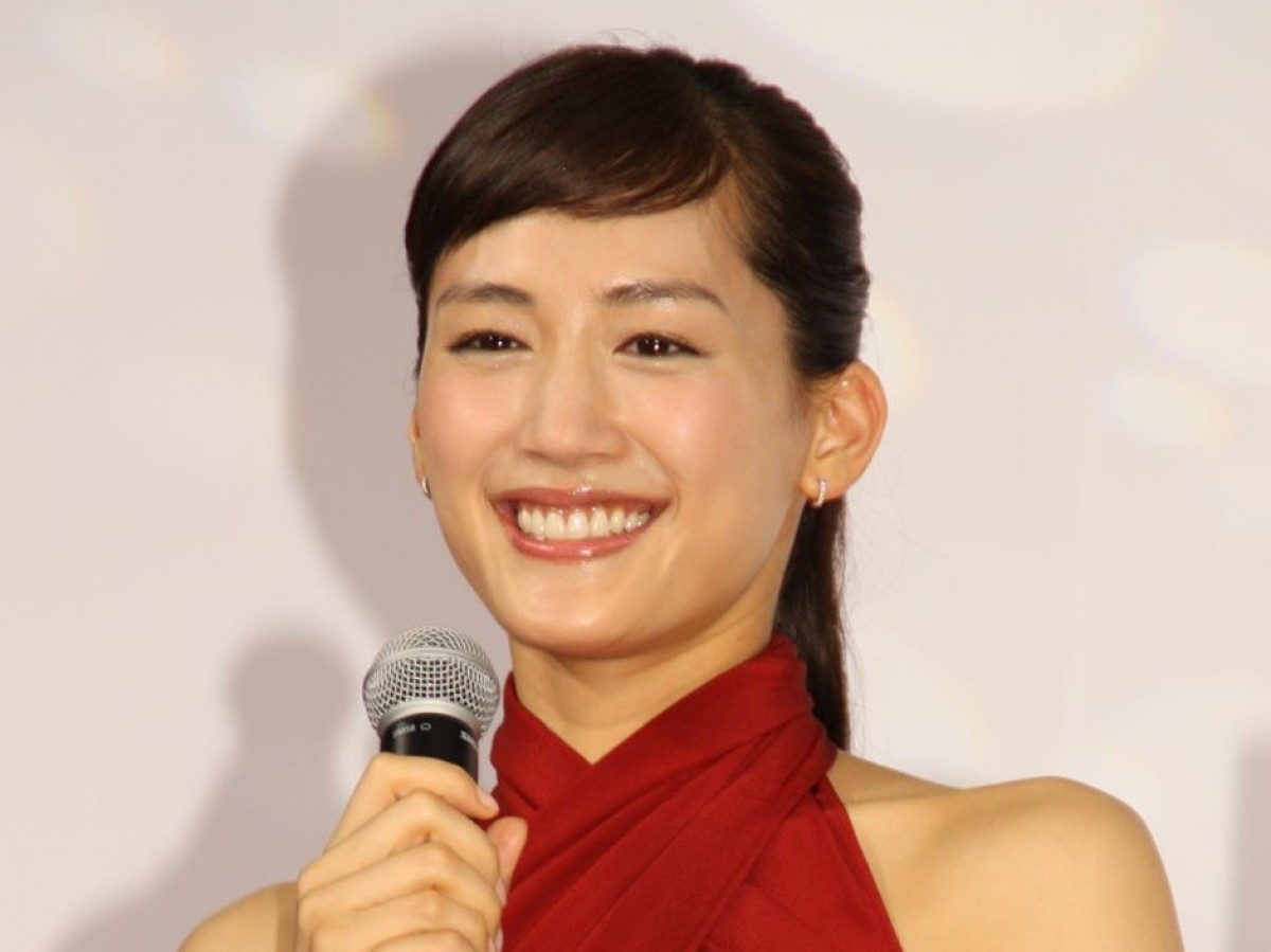 新垣結衣が1位、石原さとみが2位に 「夏旅を一緒に楽しみたい芸能人」