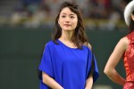 【写真】石原さとみ、リーゼントで始球式に登場