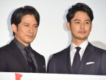 映画『来る』初日舞台挨拶に登壇した（左から）岡田准一、妻夫木聡